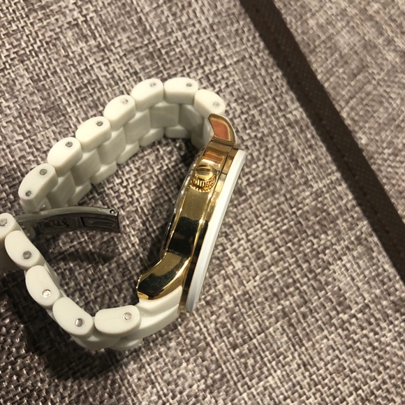 Asos White Gold Silicone Plastic Minimalist Watch - Picture 4 of 7